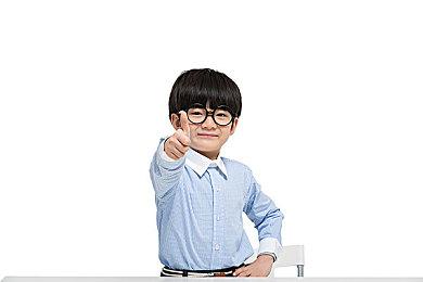 《魔咒之地》新预告片展示战斗内容＆主题曲